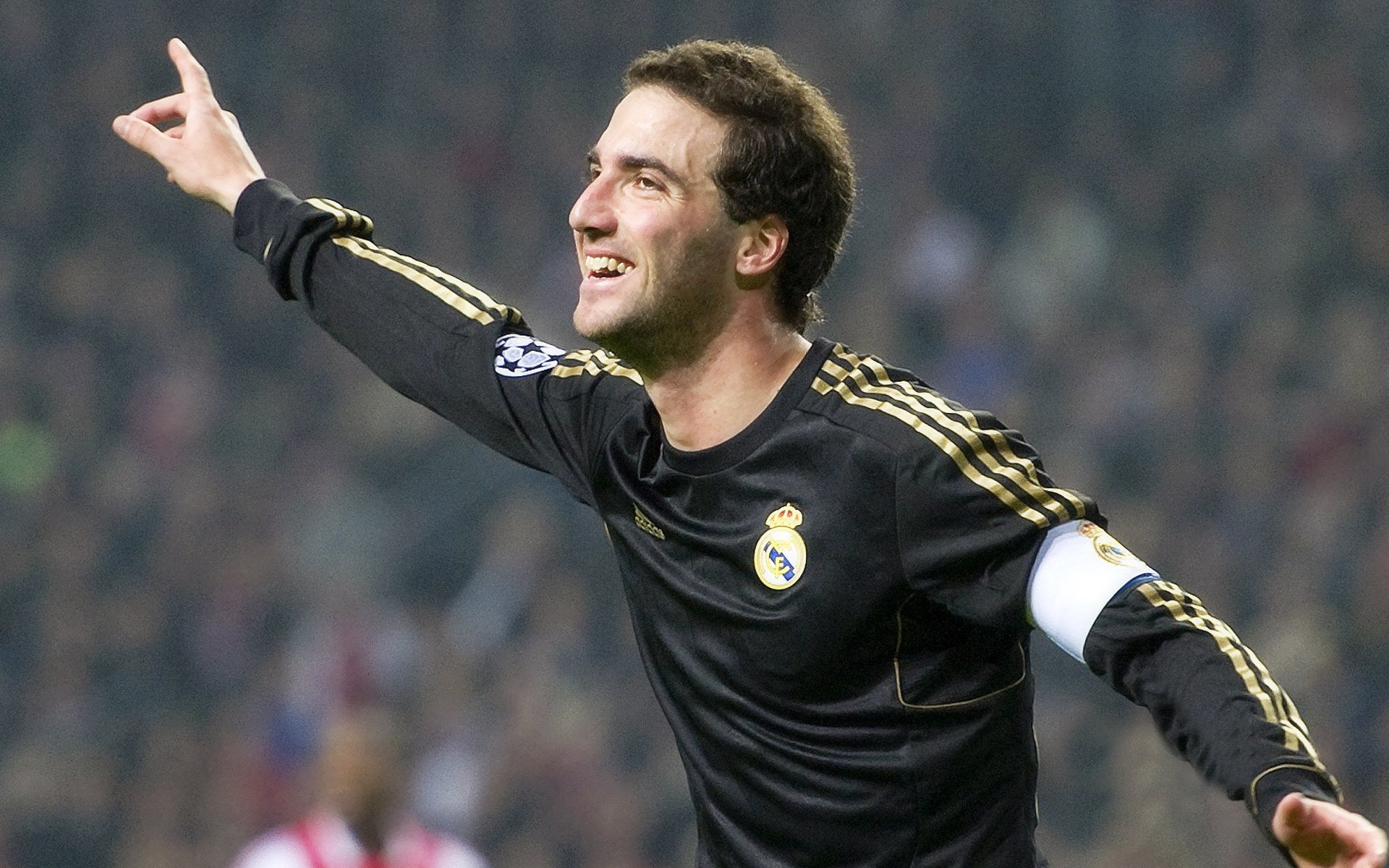 勇士客场逆袭雷霆，库里关键抢断+准绝杀，勇士胜雷霆开赛四连胜库里23分